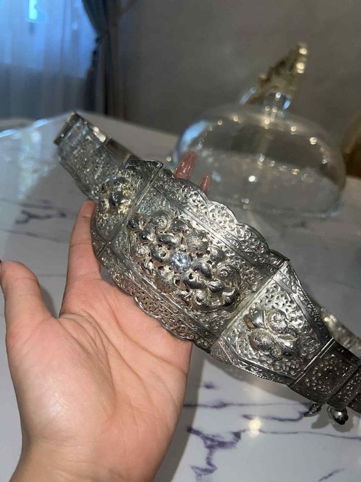 Centură din argint-lucrată superb-cu un ametist în mijloc