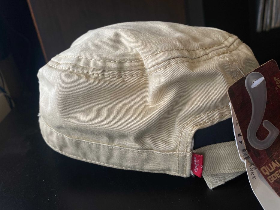 Шапка Levis Hat Cap Adjustable Beige