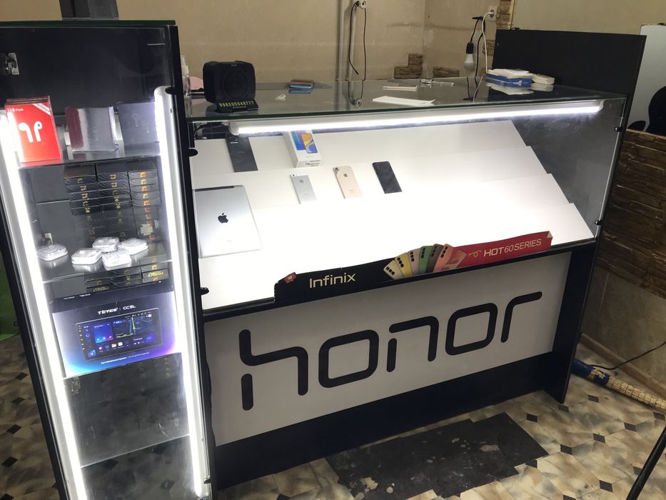 telefon vitrina sotiladi