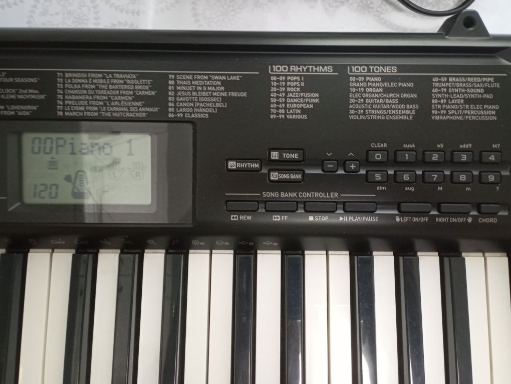 Продам синтезатор Casio