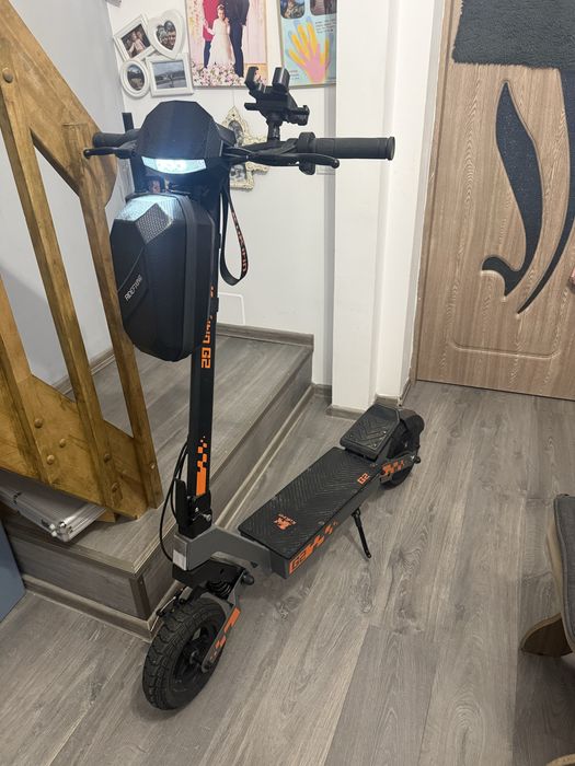 Trotineta electrica pliabila