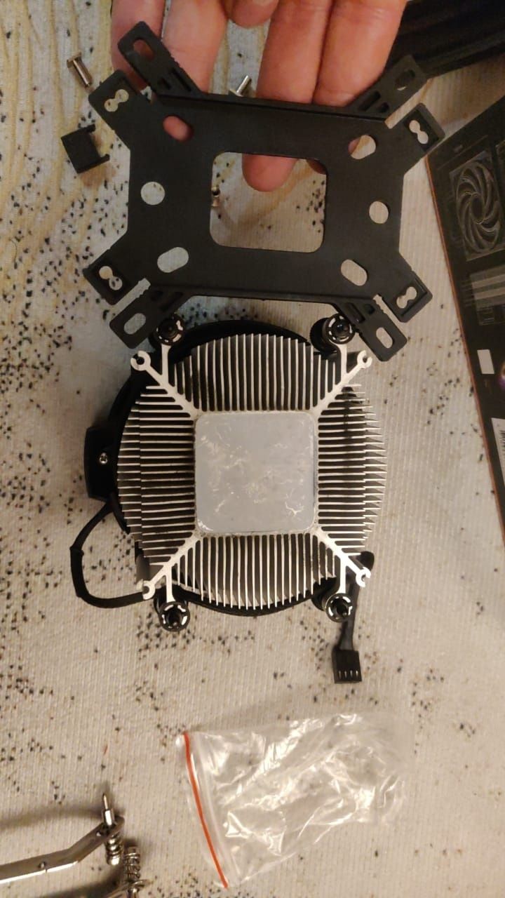 куллеры AMD
модель  Wraith Spire
в колличестве 4 штуки