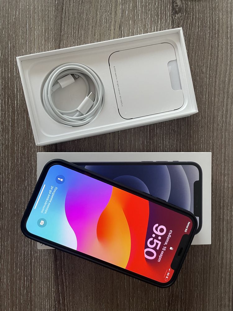 Чисто Нов - Iphone 12 64 GB