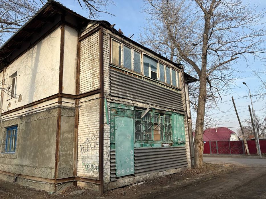 Продается 2-х комнатная квартира . Шипина 147.