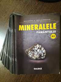 Vand colecție de minerale