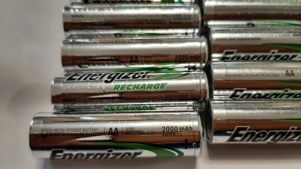 Acumulatorii Energizer R6 AA.