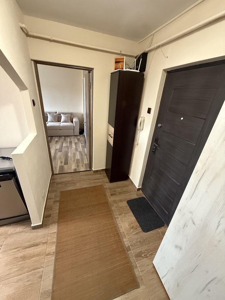 Ofer spre închiriere Apartament 2 Camere zona semicentrala / Liceul Ec