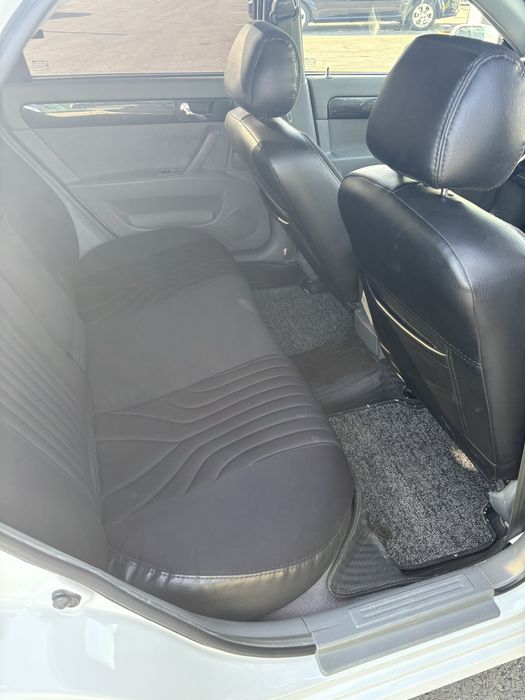 Продам gentra белый