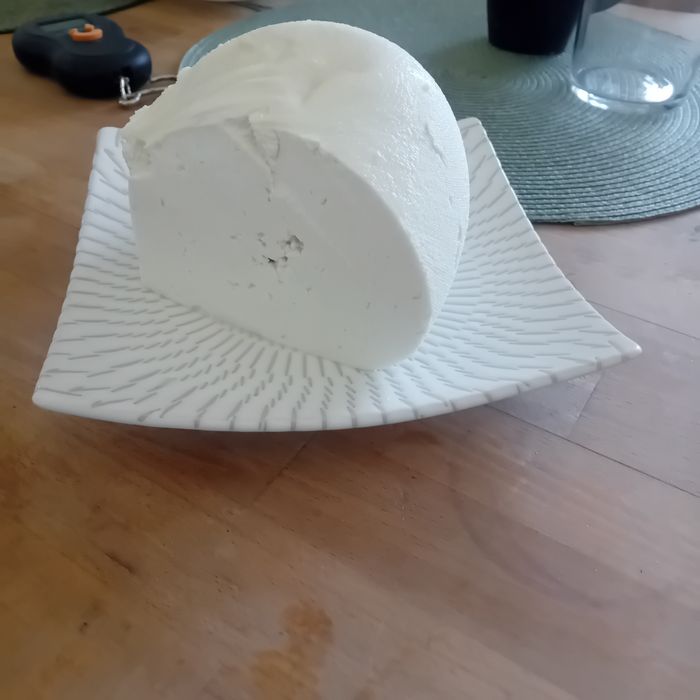 Vând telemea de oaie la saramura