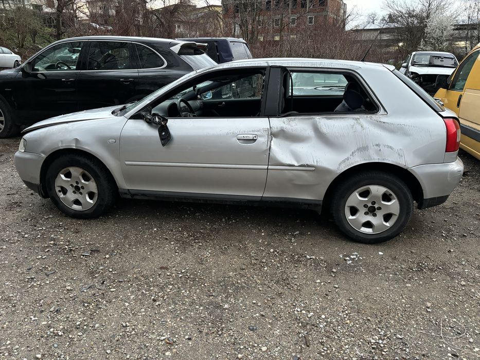 Ауди А3 8L 1.8 125к.с на части.