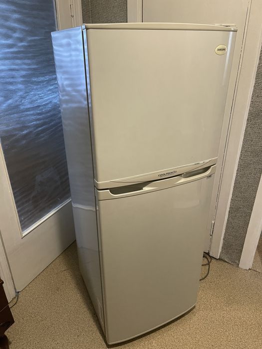 Холодильник SAMSUNG