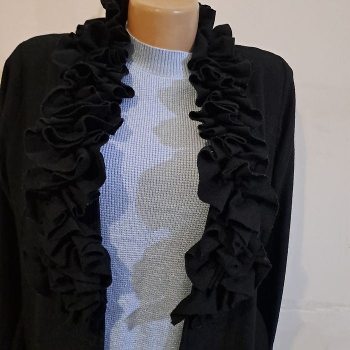 Женский одежда,чёрный раз.48.цена,80.000с