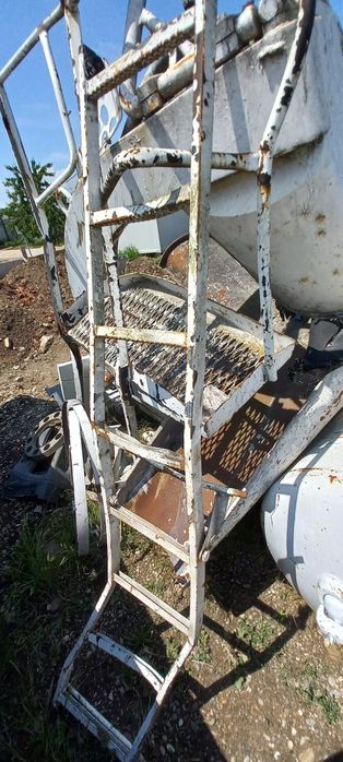 Vând piese betonieră Schwing Stetter