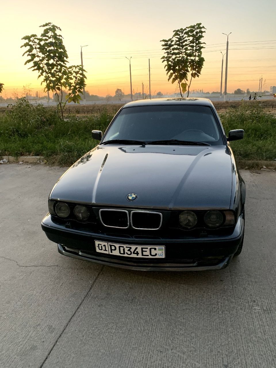 BMW E34 sotiladi 
Yili 1989
Mator 3.5
R18 diska
Pioner ma