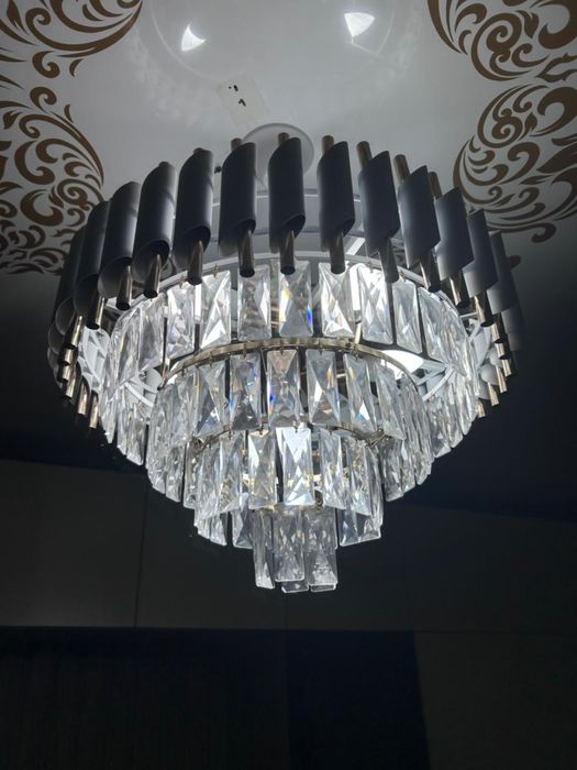 Хрустальная люстра