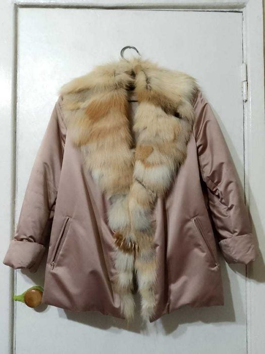 Продам куртку женскую