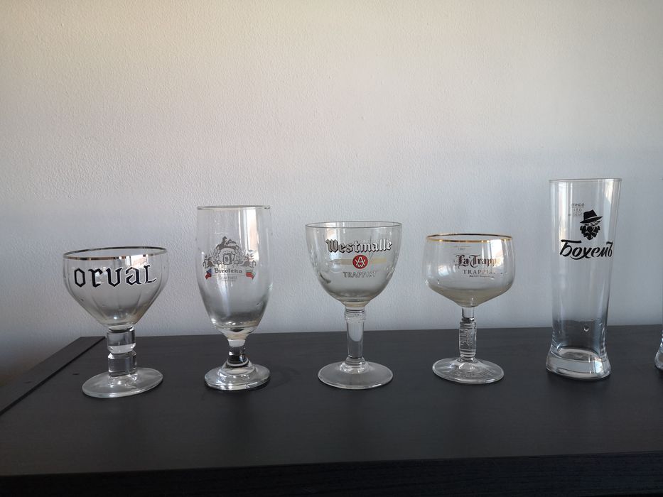 Колекция чаши и халби за бира