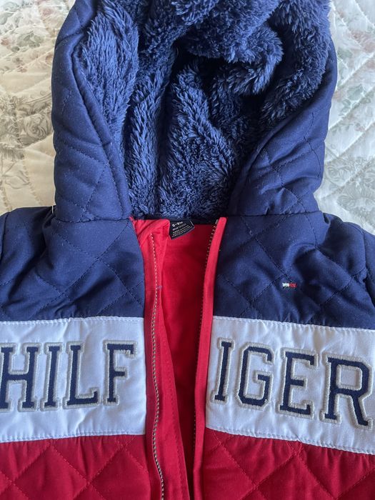 Продавам екскимос за зима наTommy Hilfiger