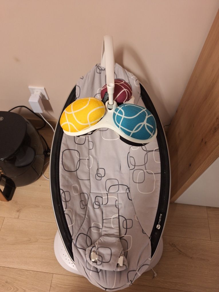 Електрическа бебешка люлка 4MOMS MamaRoo 4.0