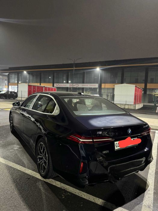 BMW i5 40L 2025 M