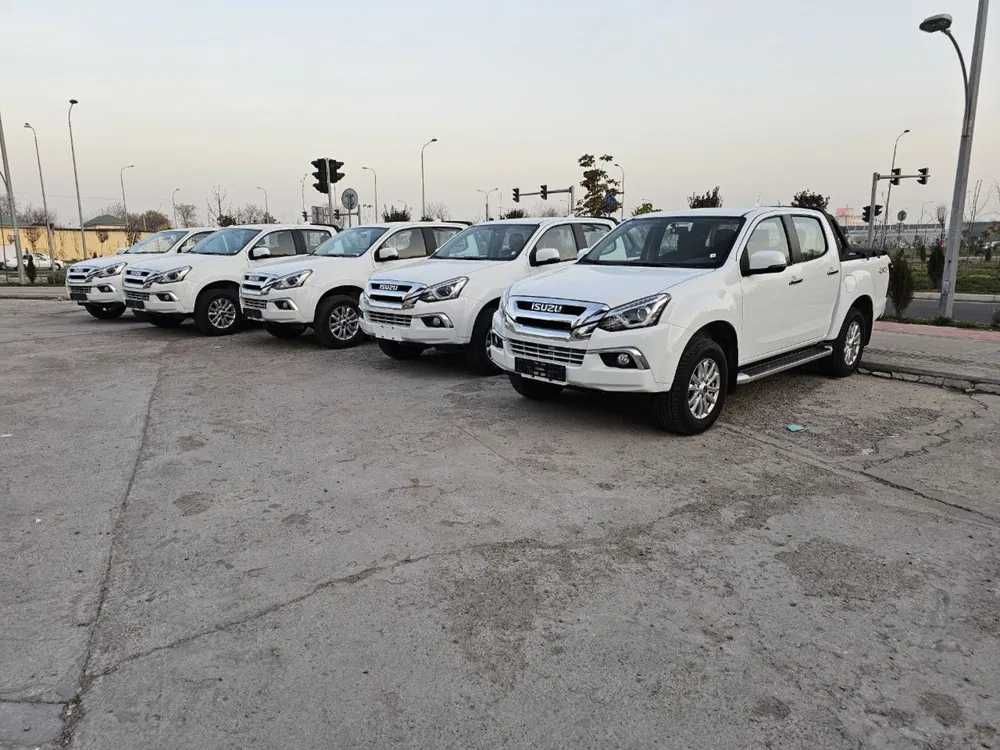 ISUZU DMAX  OKSUS  umid avto lizingdan 8% yillik