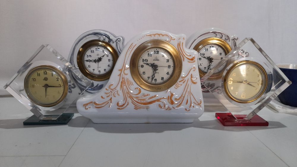 ceas masă Aradora și Victoria