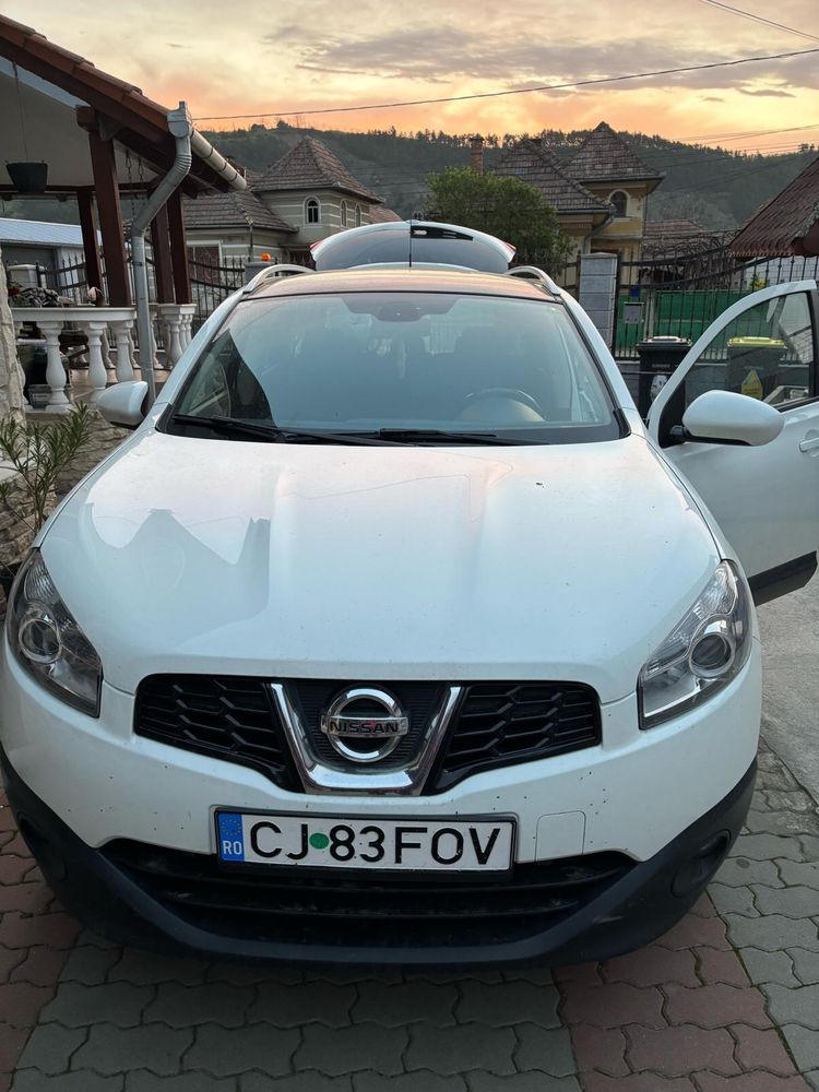 Nissan qashqai+2 automat