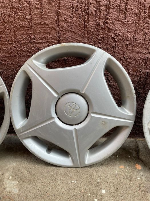 Колпаки оригинальные от Камри 10-20 на любой подходит