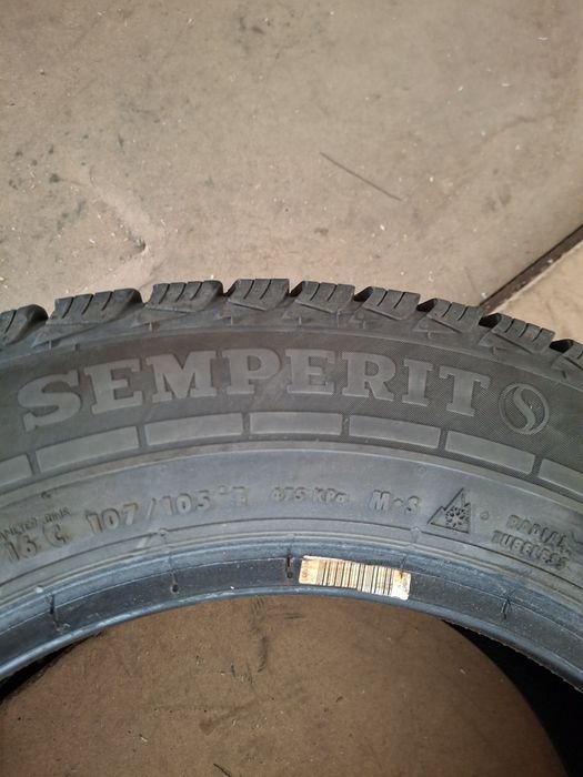 2 Anvelope de iarnă 205 65 r16C Semperit
