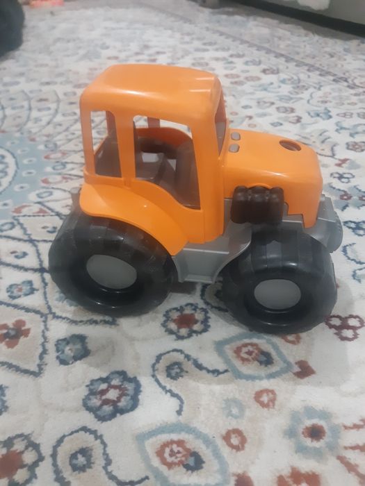 Продам Игрушка Трактор