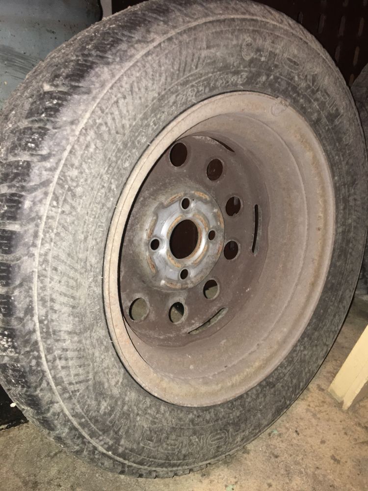 4 бр. Зимни Гуми Нокиан 13" с джанти като нови. 165-70-13