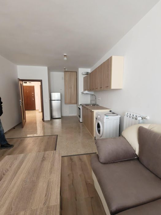 Двустаен апартамент в ж.к. Хладилника .