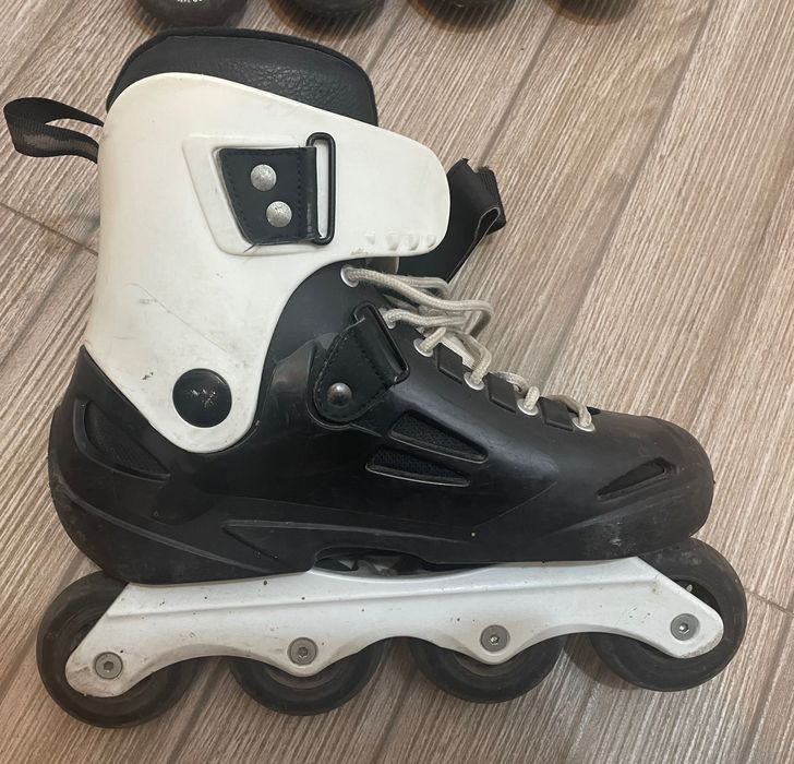 Vand Role Rollerblade, nr. 43, 400 Ron