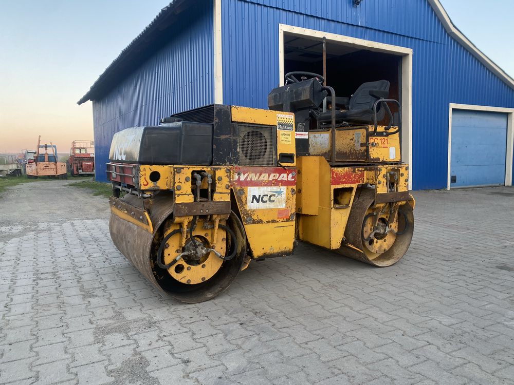 De vanzare sau da inchiriat vibrocompactor
