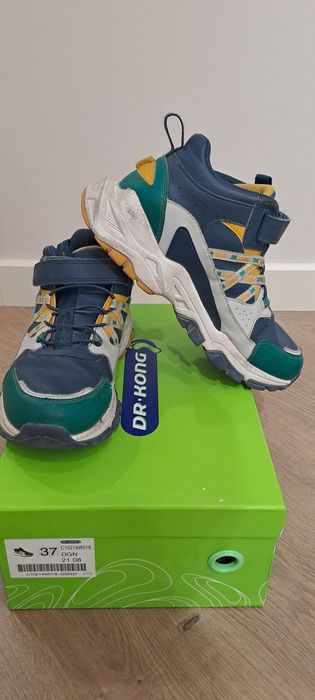 Продаю детскую обувь