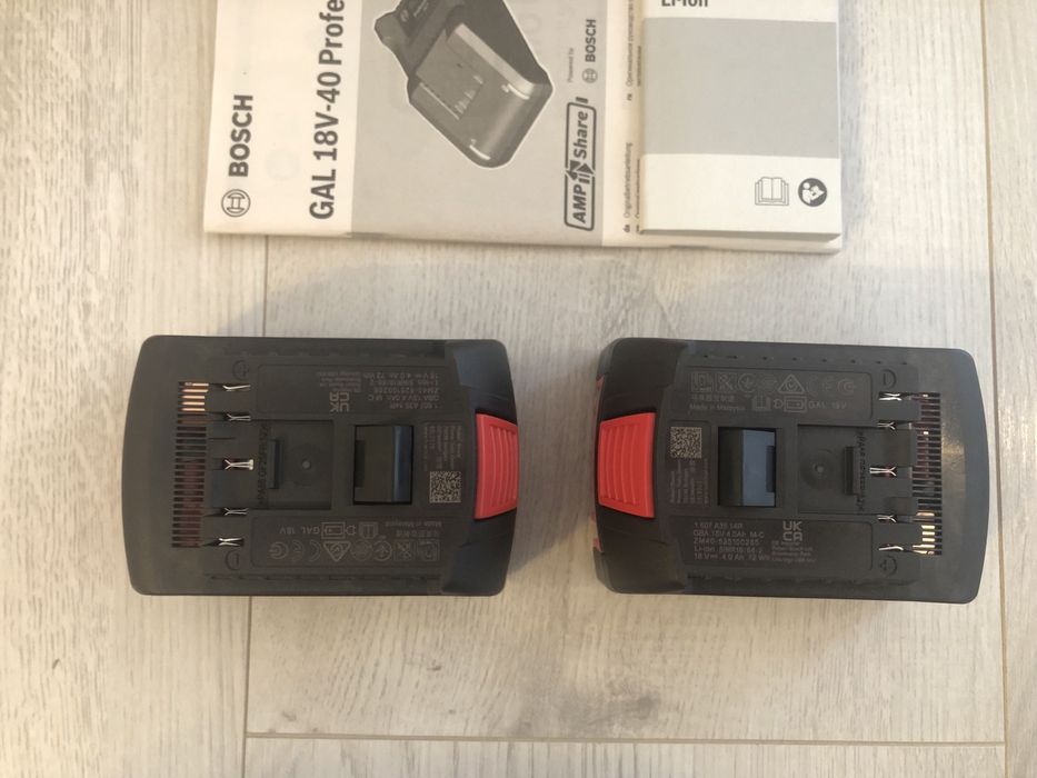 Set 2 acumulatori BOSCH 18V 4AH plus incarcator GAL 18V-40 Nou