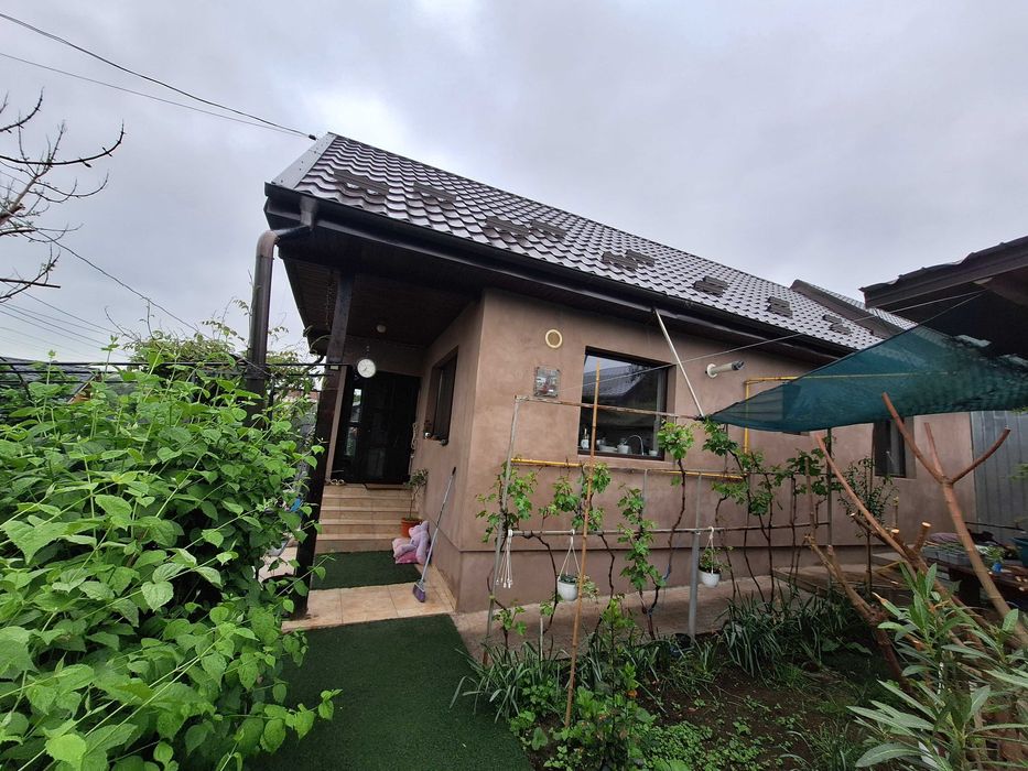 Casa 3 camere & bucatarie open-space de vinzare