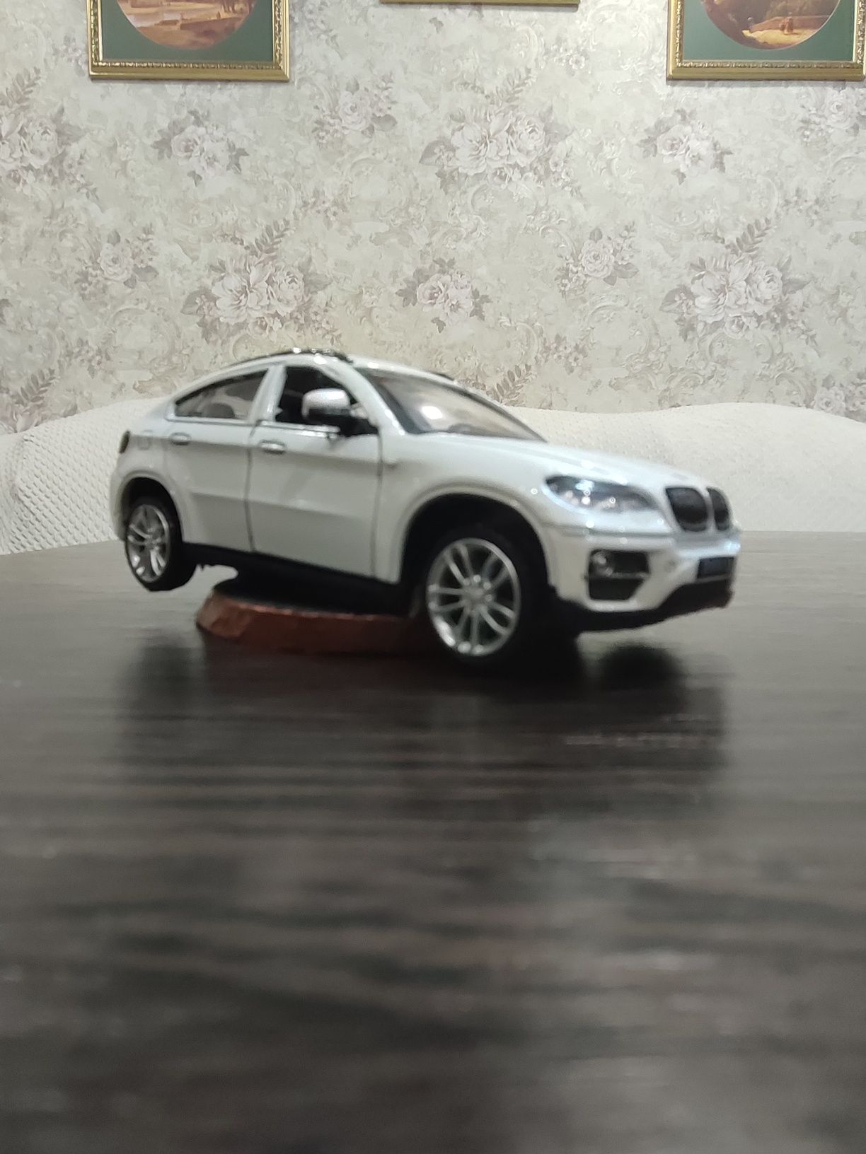 Продам машинку в салон BMW