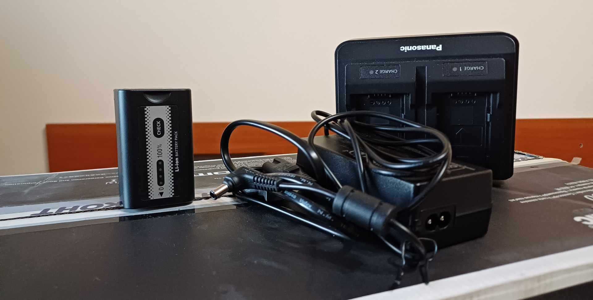 Продавам камера Panasonic AG-UX90