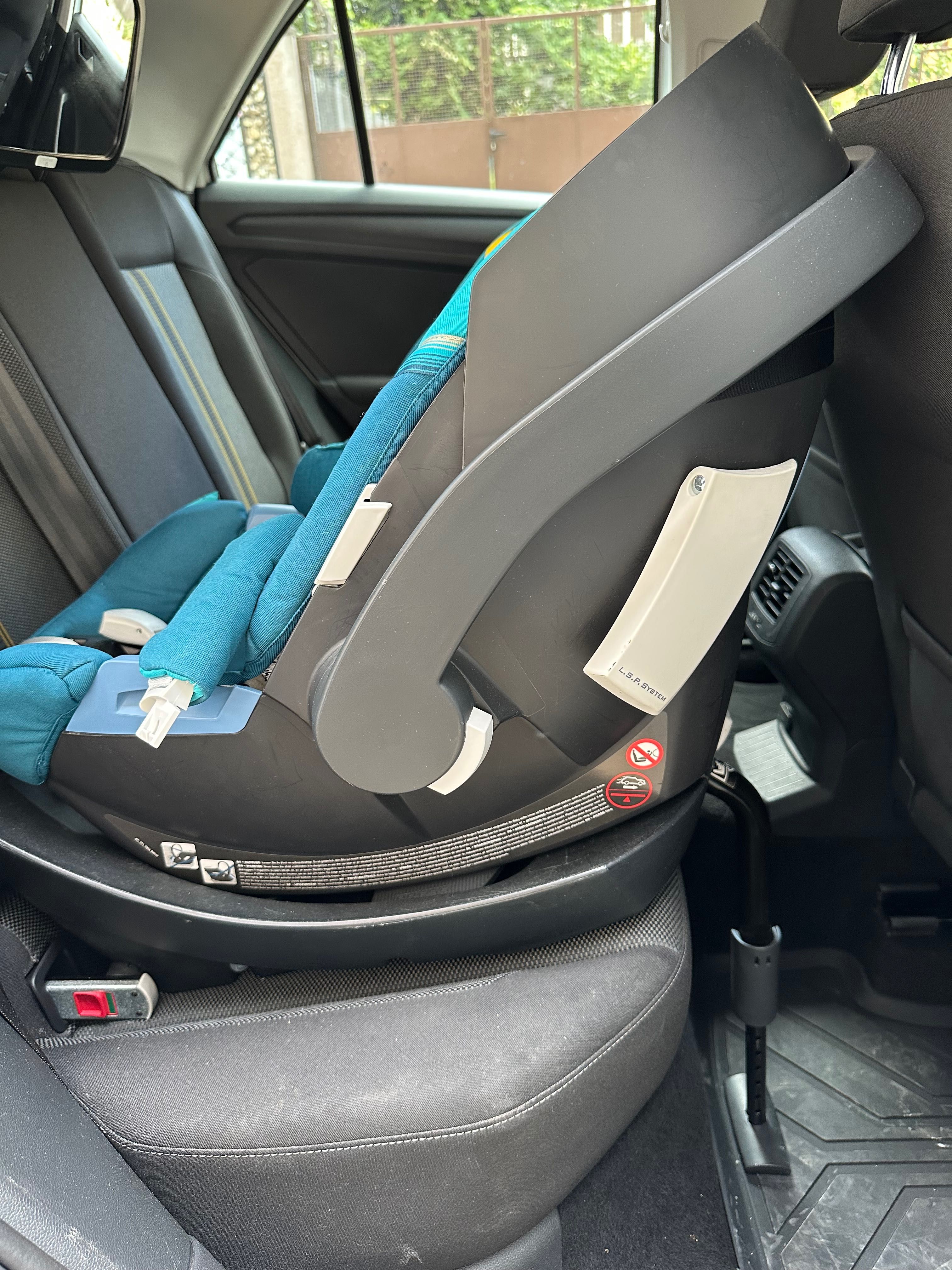 Столче за кола Cybex Aton 5 + Isofix база Base 2 fix