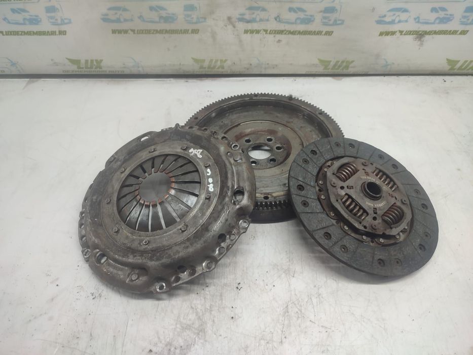 Kit ambreiaj volanta cu masa dubla 1.6 tdi CAYC Skoda Octavia 2 [face