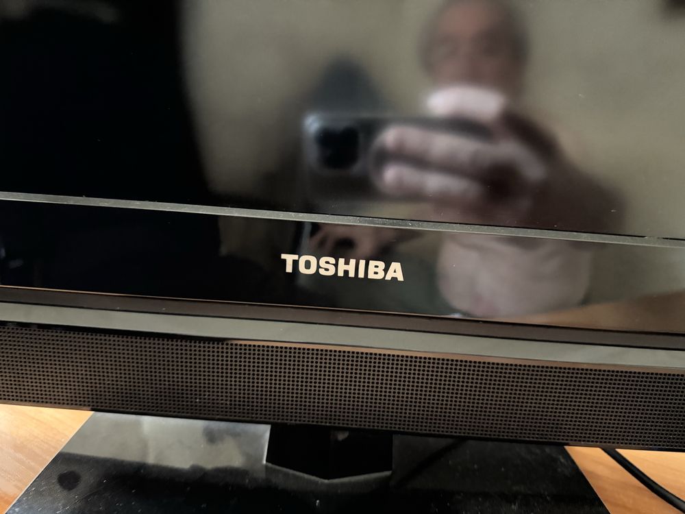 Продается телевизор и тюнер в комплекте