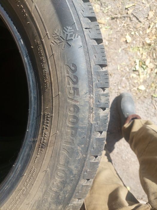 Продам б/у зимние шины