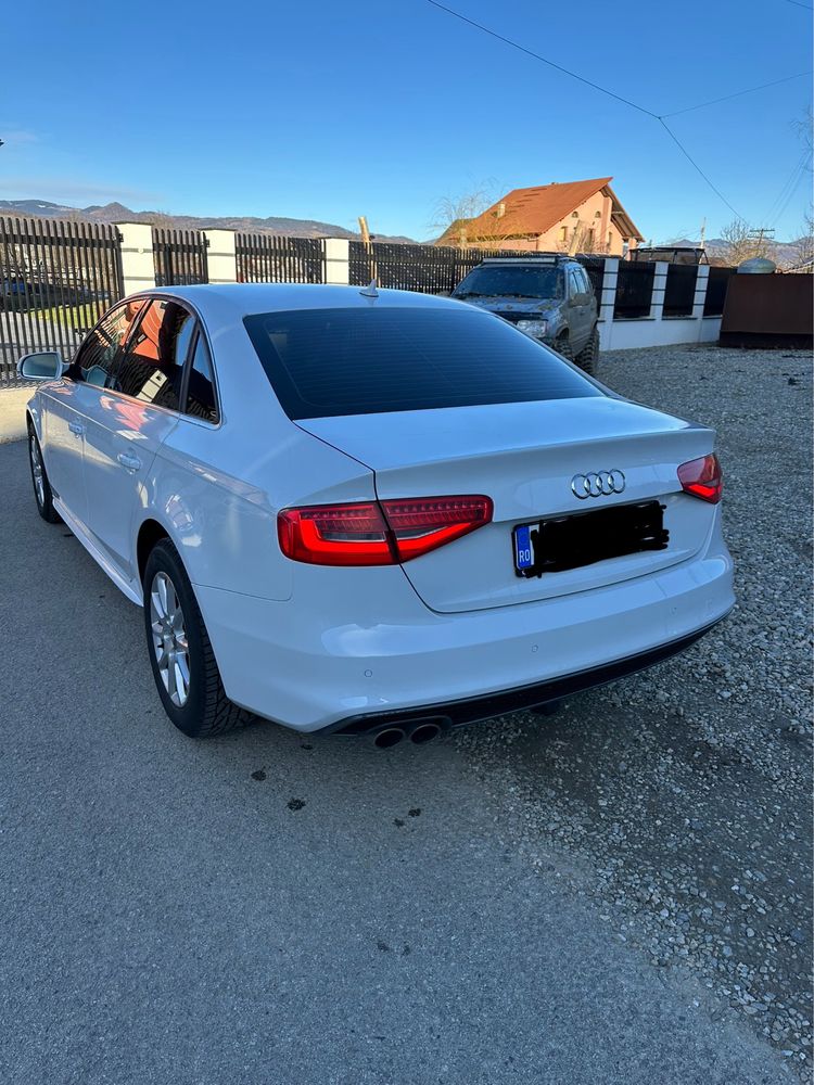 Audi A4 b8 S-line