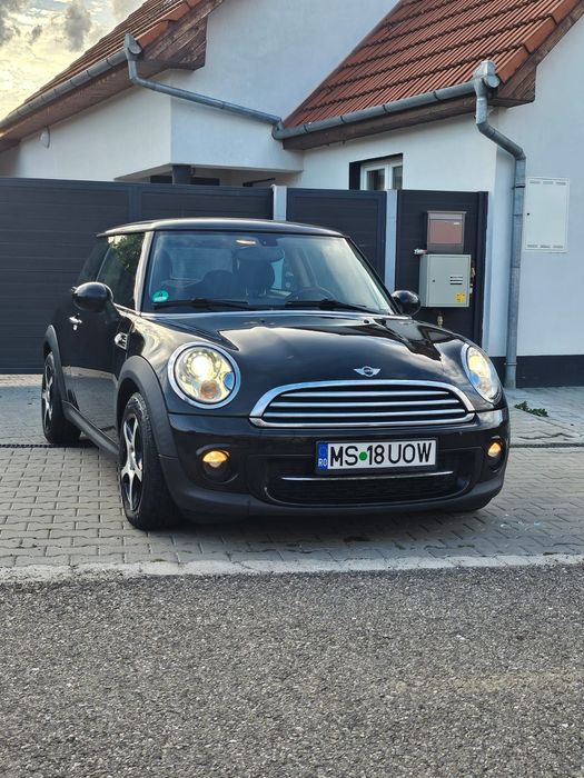 Vând Mini Cooper