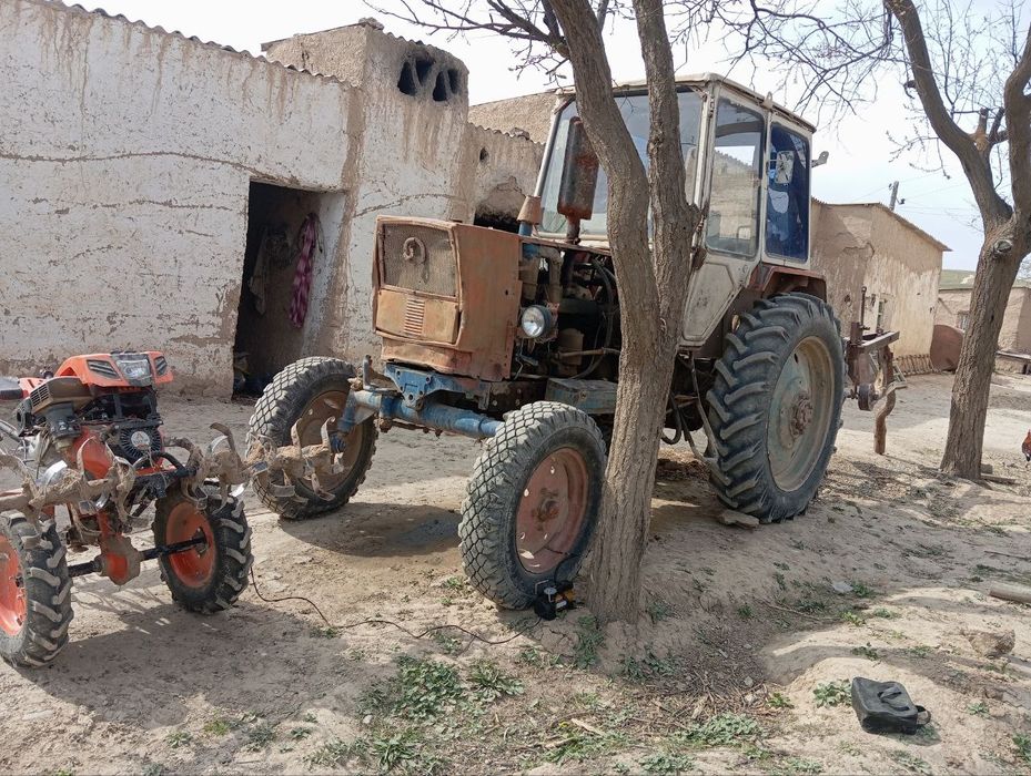 Yumuz traktor telechka  sotiladi