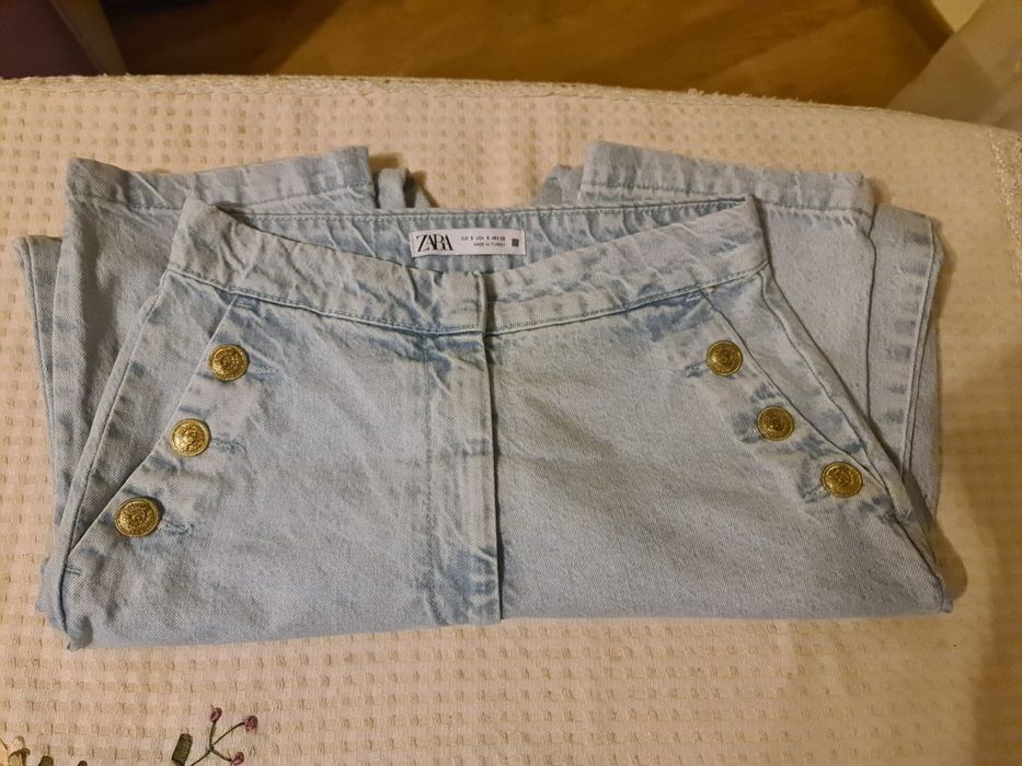 Blugi, pantaloni, dama, noi, mărime XS și S, toate la pret de 50 lei.