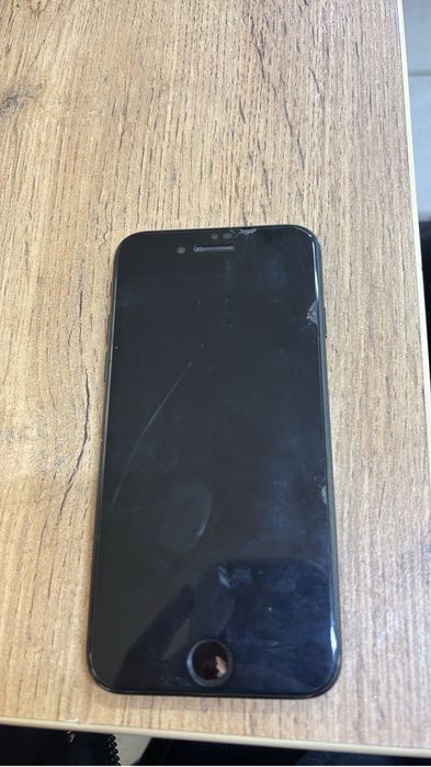 Айфон 7 память 32гб , емкость 78