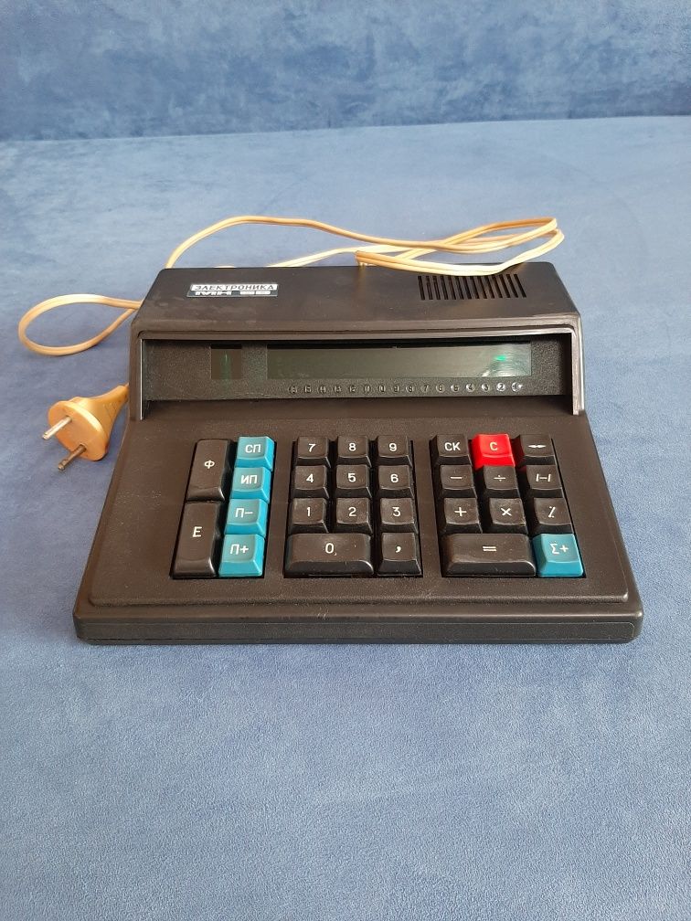 Электронный калькулятор СССР