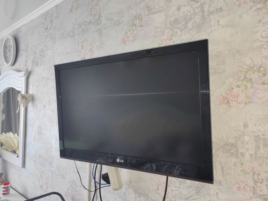 Телик LG 30.000 СРОЧНО ПРОДАЮ цену буду повышать